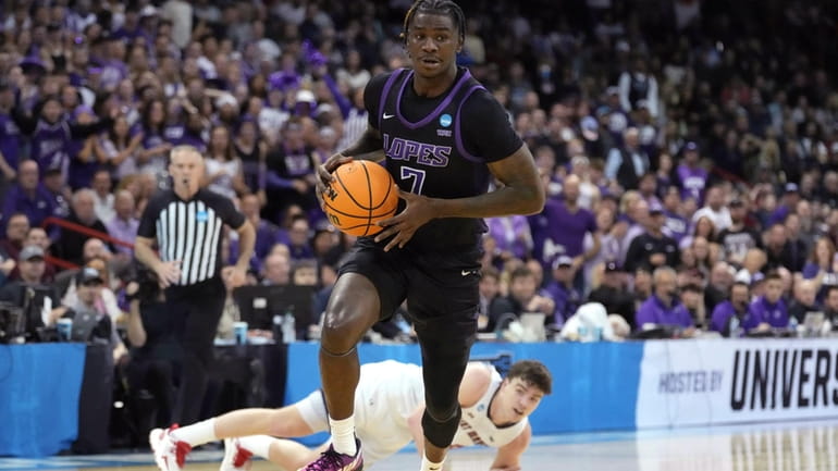 Grand Canyon guard Tyon Grant-Foster (7) dribbles the ball away...