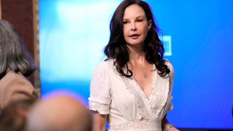 Ashley Judd spoke about the suicide of her mother, Wynonna...