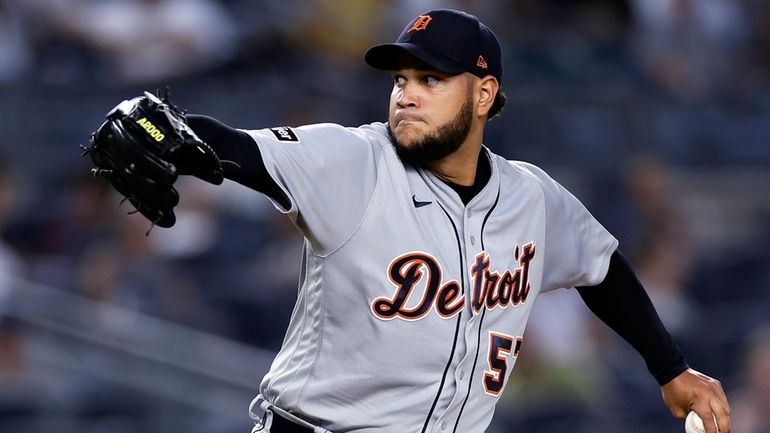 Detroit Tigers starting pitcher Eduardo Rodriguez throws to a New...