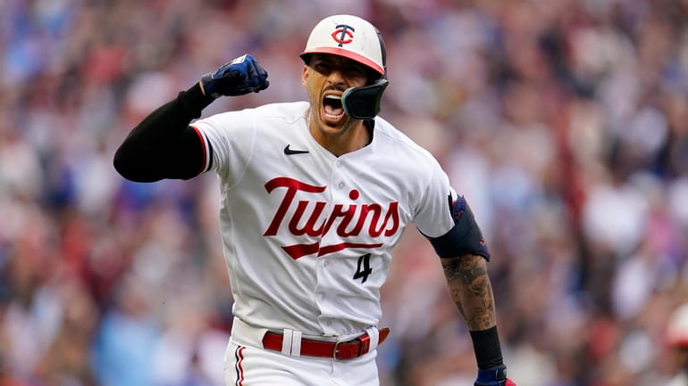 Byron Buxton homers in his first 2 at-bats as the Twins beat Lance Lynn and  the White Sox 9-4