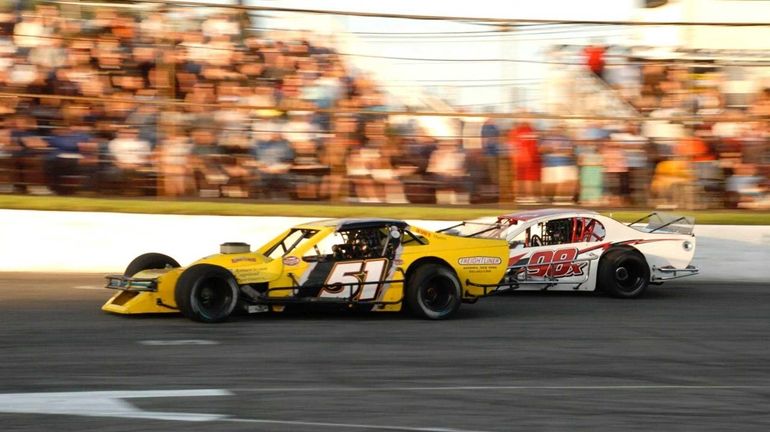 Riverhead Raceway hosts an I Love America night with stock...