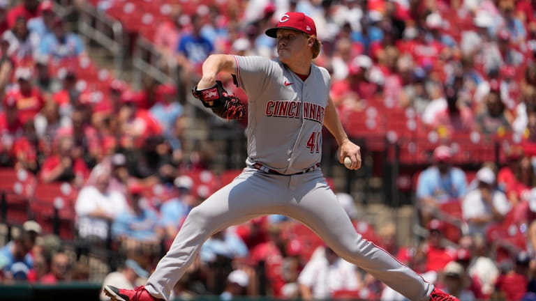 Reds rough Mikolas in 8-4 defeat of Cardinals