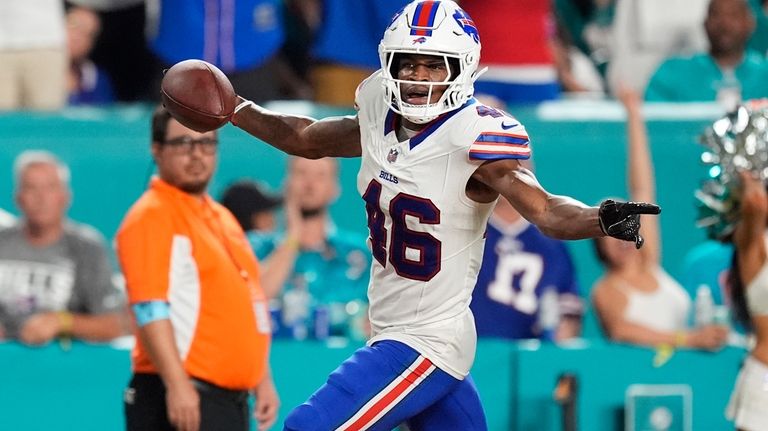 Buffalo Bills cornerback Ja'Marcus Ingram (46) runs for a touchdown...