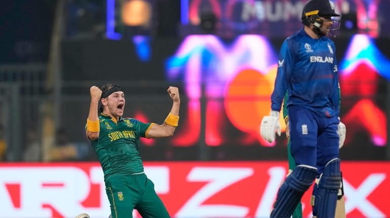 England's title defense in trouble at Cricket World Cup after