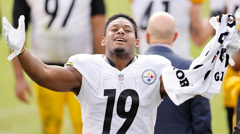 Nov 16th, 2017: Steelers JuJu Smith-Schuster #19, and Steelers