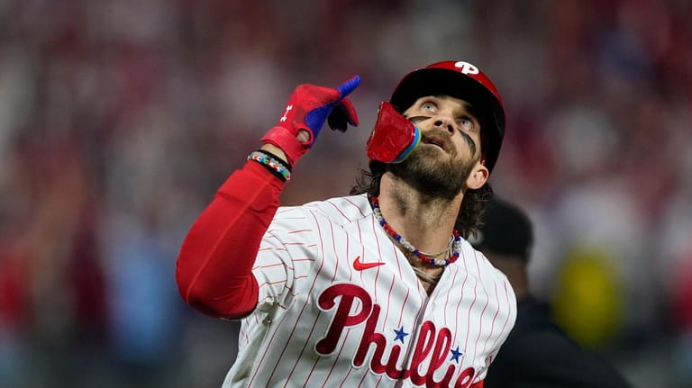 Bryce Harper back in Phillies' lineup after 52-game absence
