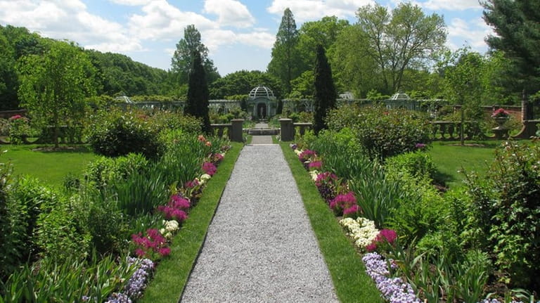 LongHouse at the Overland Park Arboretum & Botanical Gardens on Vimeo