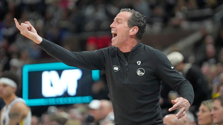Golden State assistant coach Kenny Atkinson will take over as...