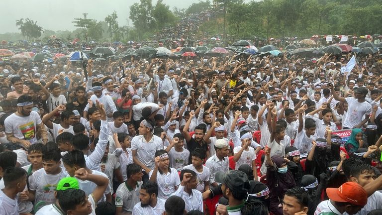 Hundreds of Rohingyas gather in the rain to demand safe...