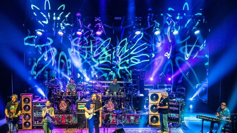 Dark Star Orchestra will pay tribute to the Grateful Dead...