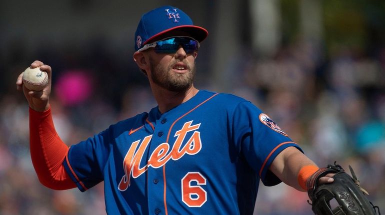 Mets' Brett Baty gives advice to LI youth baseball players at clinic