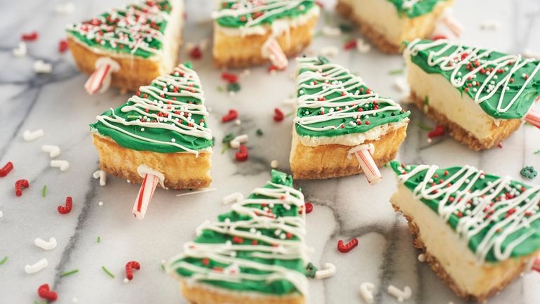 Christmas tree cheesecake pops.