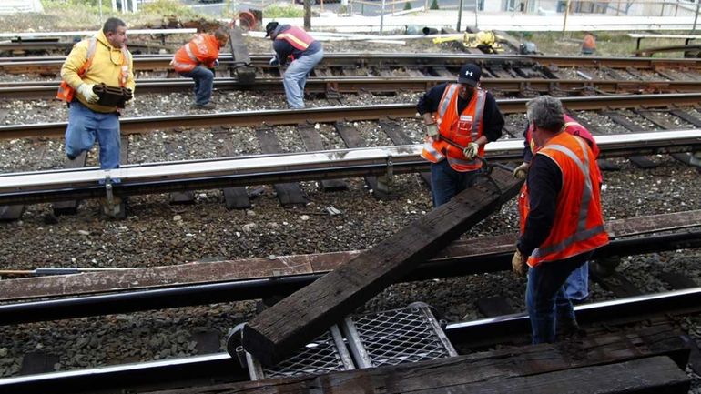 Port Washington LIRR shuttle service kicks off - Newsday