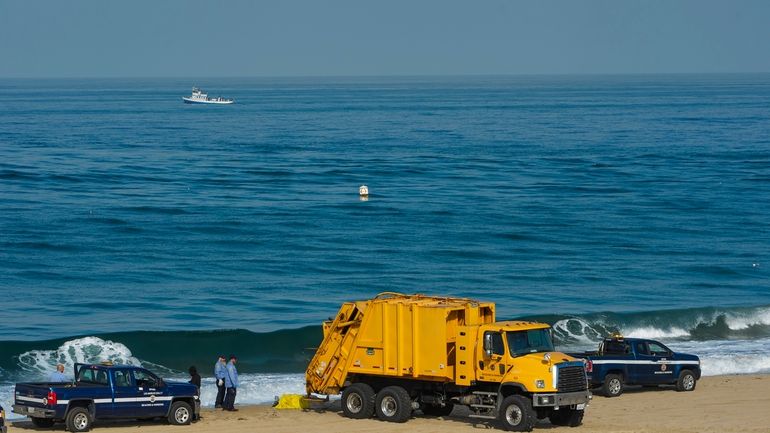 Los Angeles police and Los Angeles County Department of Beaches...