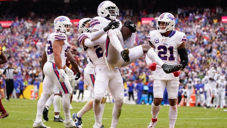 Bills seek to slow Dolphins' speedy offense in early showdown between AFC  East powers - Newsday