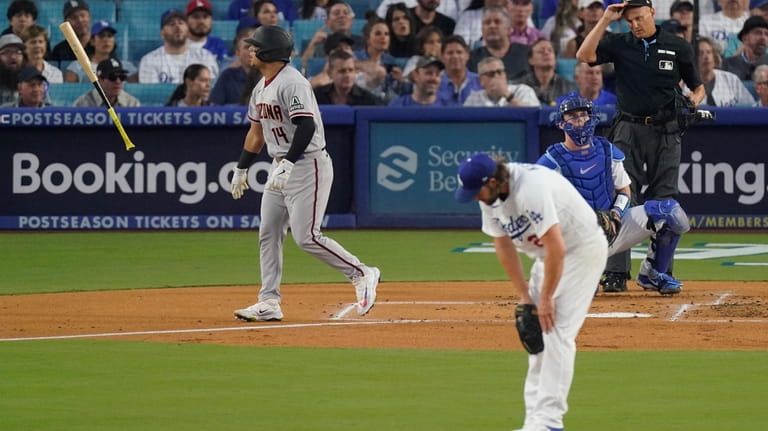 Dodgers score record 11 runs in 1st inning vs Braves in NLCS