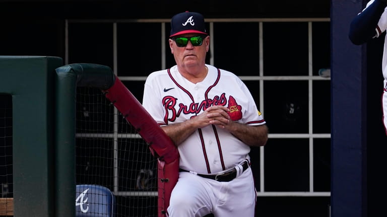 Atlanta Braves Manager Brian Snitker Expected to Return in 2024