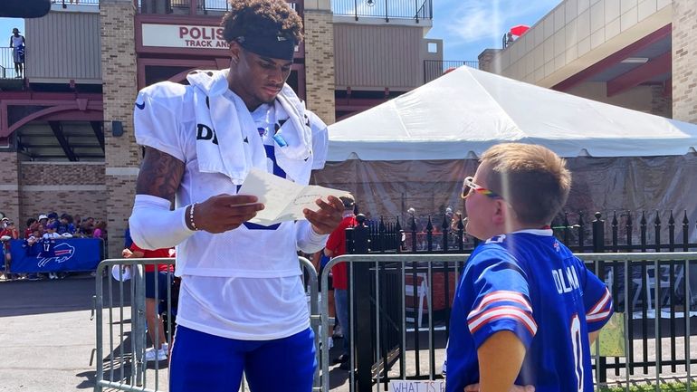 Buffalo Bills rookie receiver Keon Coleman meets with 10-year-old fan...