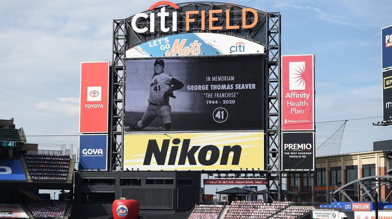 Mets to honor Tom Seaver with '41' patch on jersey - Newsday