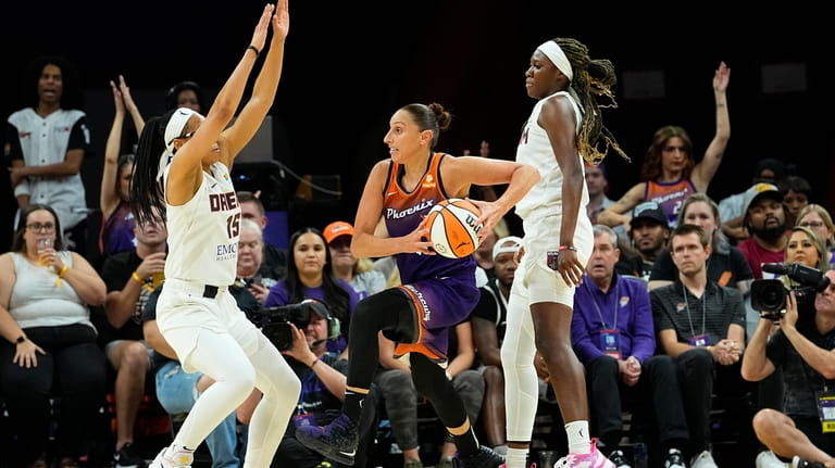 Diana Taurasi becomes 1st WNBA player to reach 10,000 points, scoring  season-high 42 for Mercury