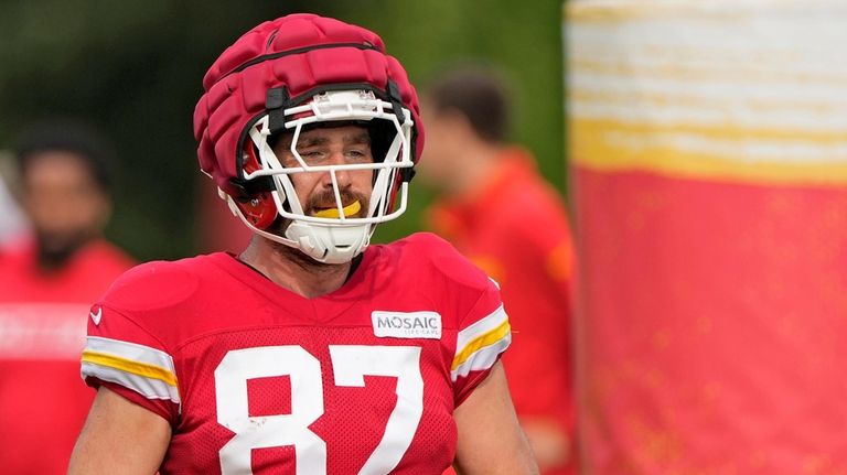 Kansas City Chiefs tight end Travis Kelce waits to take...