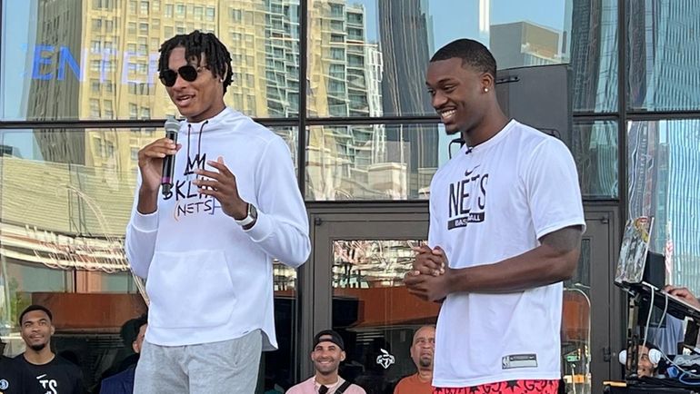 Nets rookies Noah Clowney and Dariq Whitehead speak during a fan...