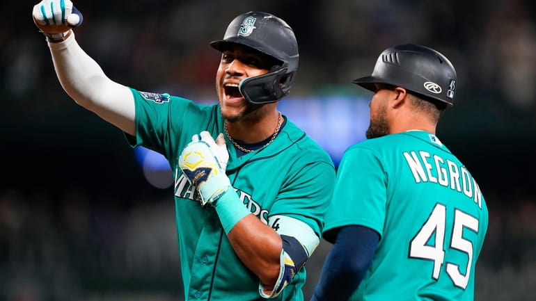 Mariners snap 4-game losing streak and gain ground in playoff race by  blanking Angels 8-0 - Newsday