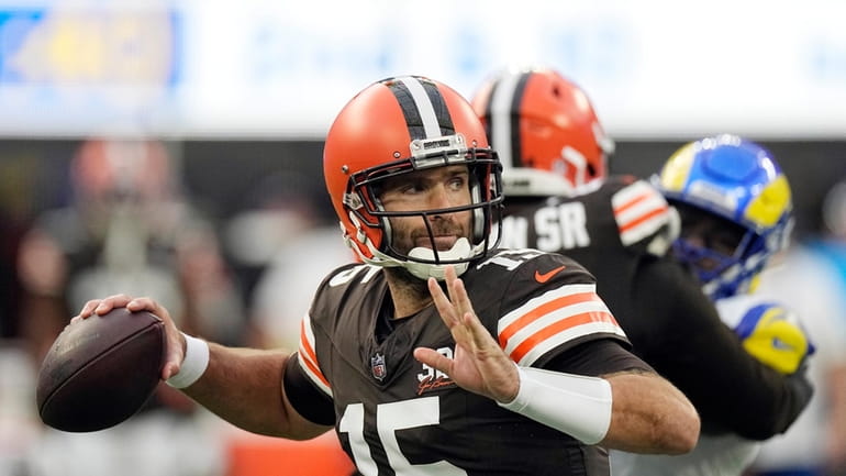 Cleveland Browns quarterback Joe Flacco throws a pass during the...