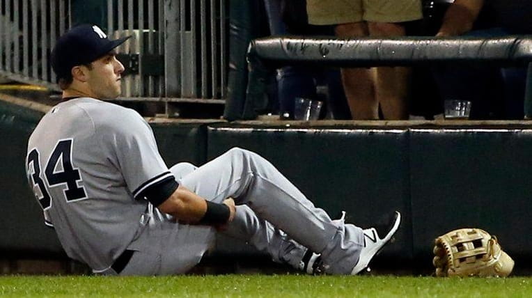 Jacoby Ellsbury leaves game after foul ball hits right foot 