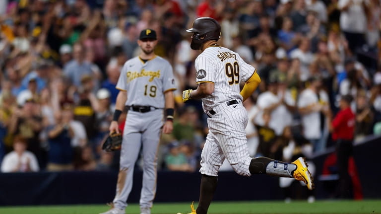 Juan Soto drives in pair of runs as Padres give Bob Melvin series win  against former Oakland club San Diego News - Bally Sports