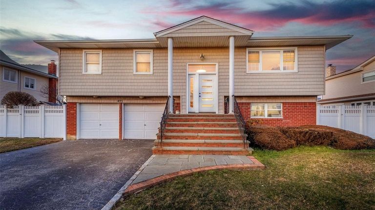 This $875,000 Lido Beach home is 2,116 square feet.