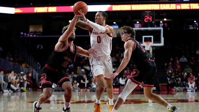 Southern California guard Kobe Johnson (0) passes against Eastern Washington...