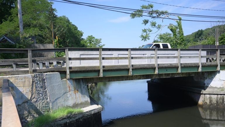 A plan to replace a bridge over the Nissequogue River...