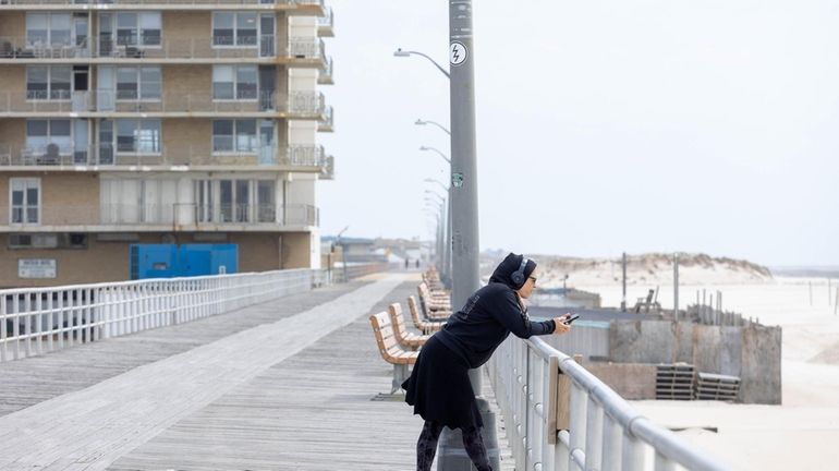 Atlantic Beach Boardwalk is much shorter than its Long Beach...