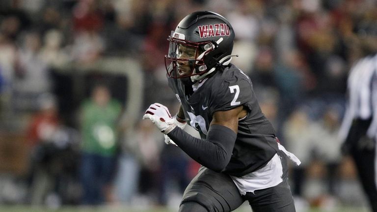 Washington State wide receiver Kyle Williams runs a route during...