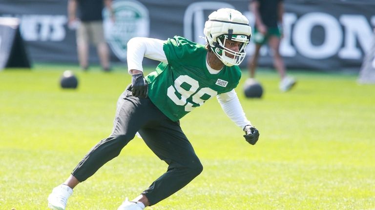 New York Jets defensive end Will McDonald IV (99) during...