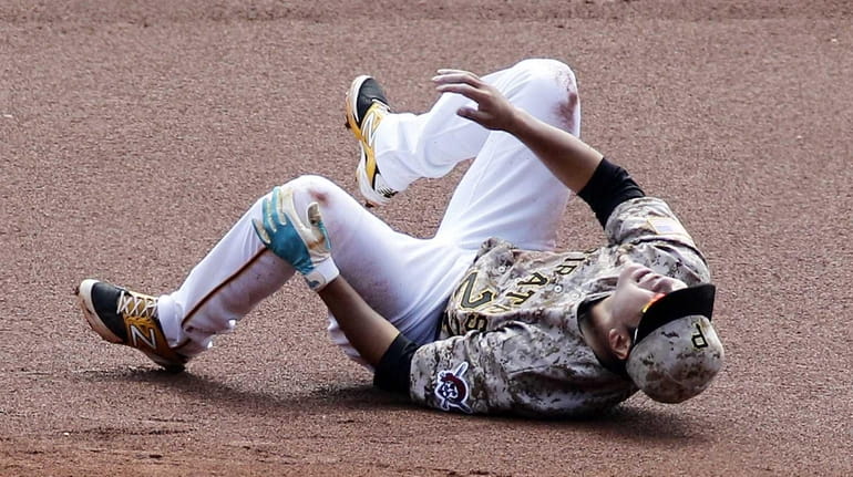 Pirates rookie Jung Ho Kang injured, out for season