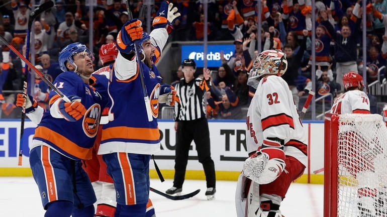 How to Watch the Hurricanes vs. Islanders Game: Streaming & TV Info - NHL  Playoffs First Round Game 6