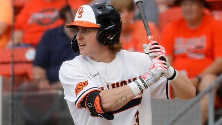 Oklahoma State's Carson Benge during an NCAA baseball game on June...