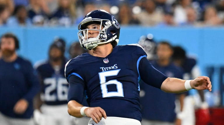 Titans Agree to Terms With Kicker Michael Badgley, Waive Kickers