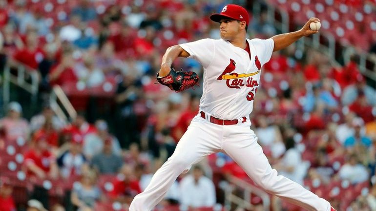 Cardinals trade Marco Gonzales to Mariners for top OF prospect