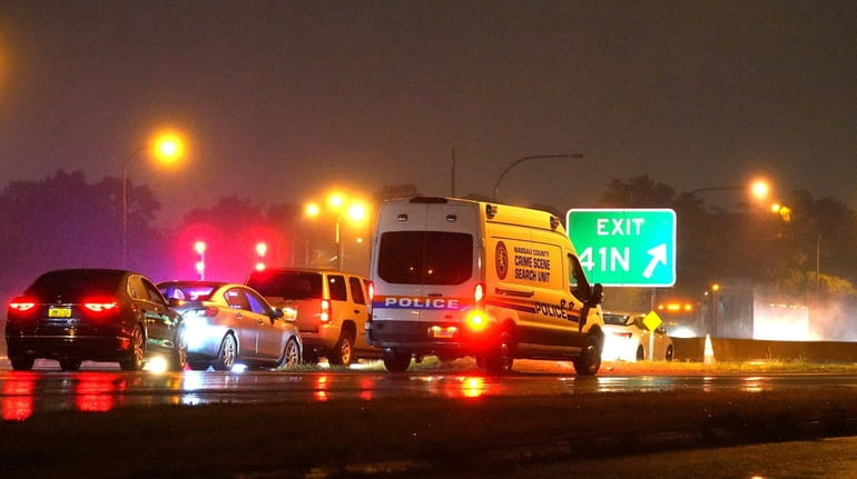 Pedestrian Killed In Long Island Expressway Collision Nassau Police Say Newsday 3933