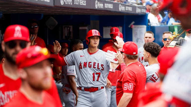 Hunter Renfroe hits homer in 10th inning to lift Angels over Blue