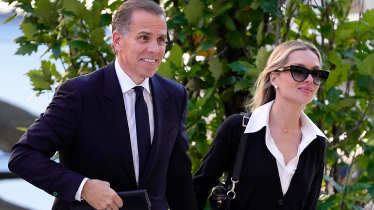 Hunter Biden arrives to federal court with his wife, Melissa...