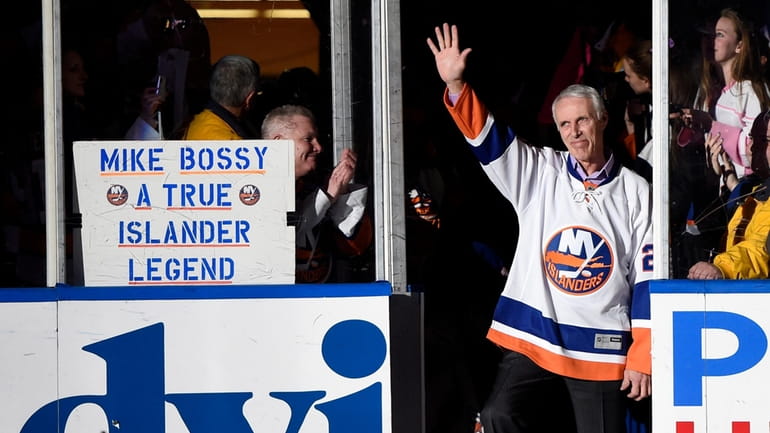 Islanders honour Mike Bossy with touching tribute video and moment