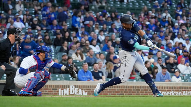 Nico Hoerner's 10th inning RBI single lifts Cubs past Mariners 3-2