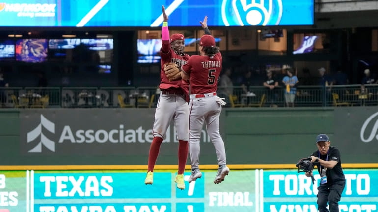 Thomas, Gurriel help the Diamondbacks rally for a 5-4 win over the