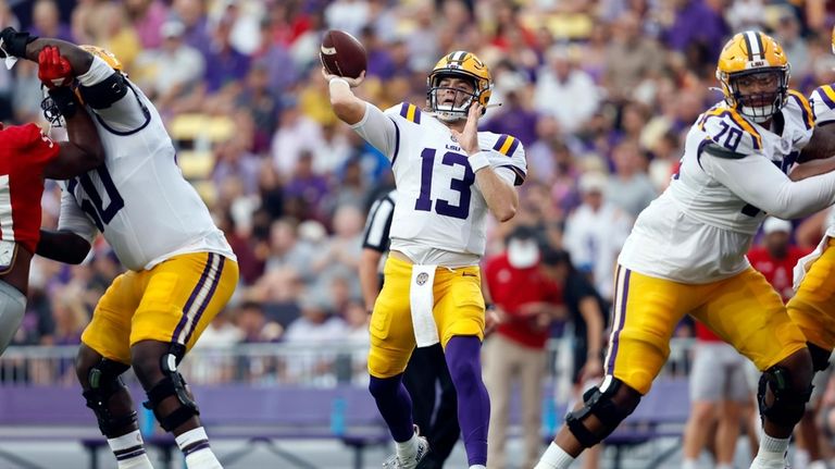 LSU quarterback Garrett Nussmeier (13) looks to pass during the...