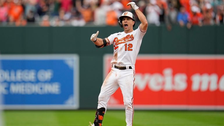 Manny Machado: Dodgers emerge as frontrunners to land Orioles star