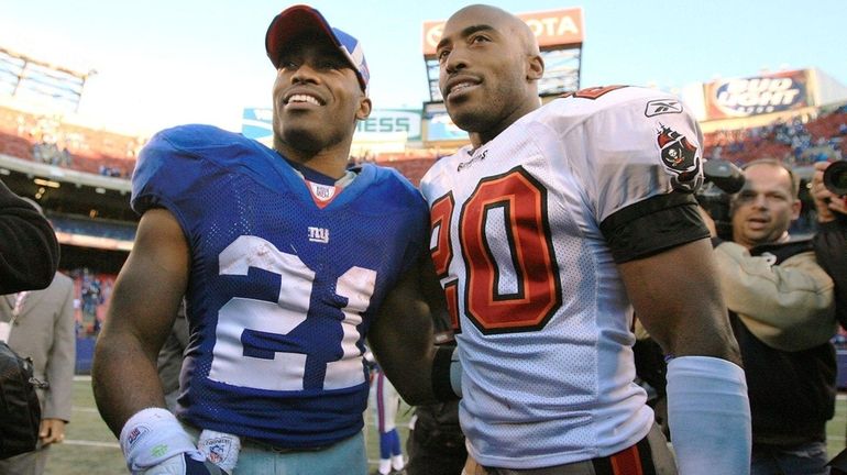 Tiki Barber excited to call Giants-Buccaneers in booth with twin